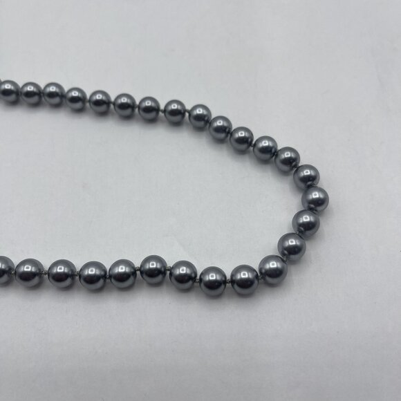 Vintage Kissaka Faux Gray Glass Pearl Beaded Necklace With Silver Clasp - Picture 12 of 12